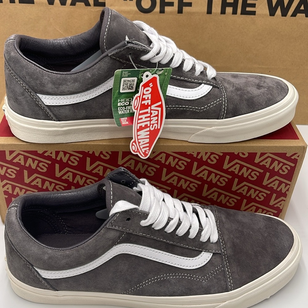 Vans Men’s Old Skool
(Pig Suede) Rabbit/Snow White
VN0A5KRF888 Sneakers - Picture 2 of 16